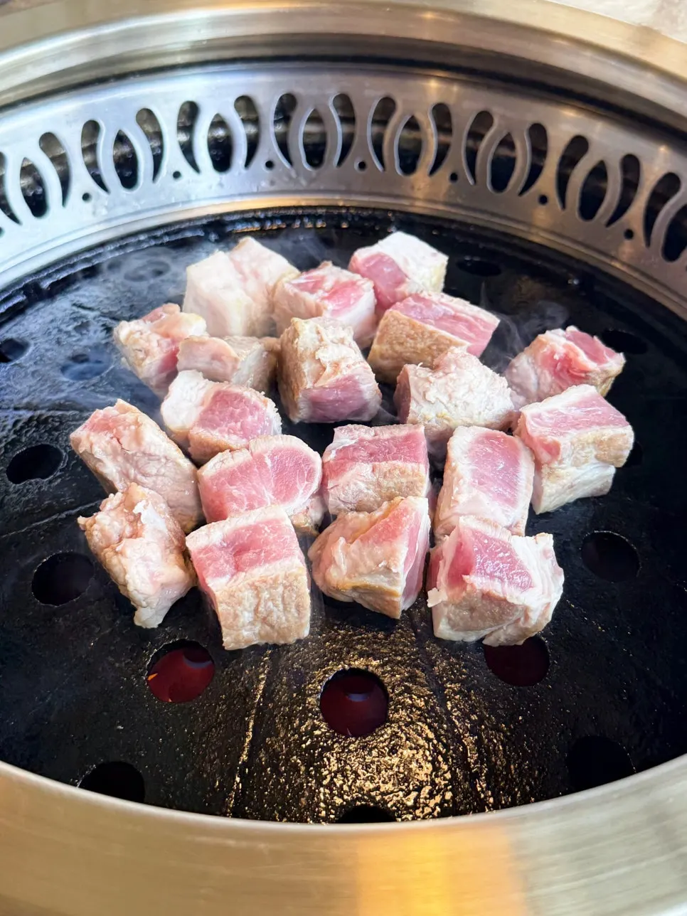 직원이 구워주는 숙성꽃목살