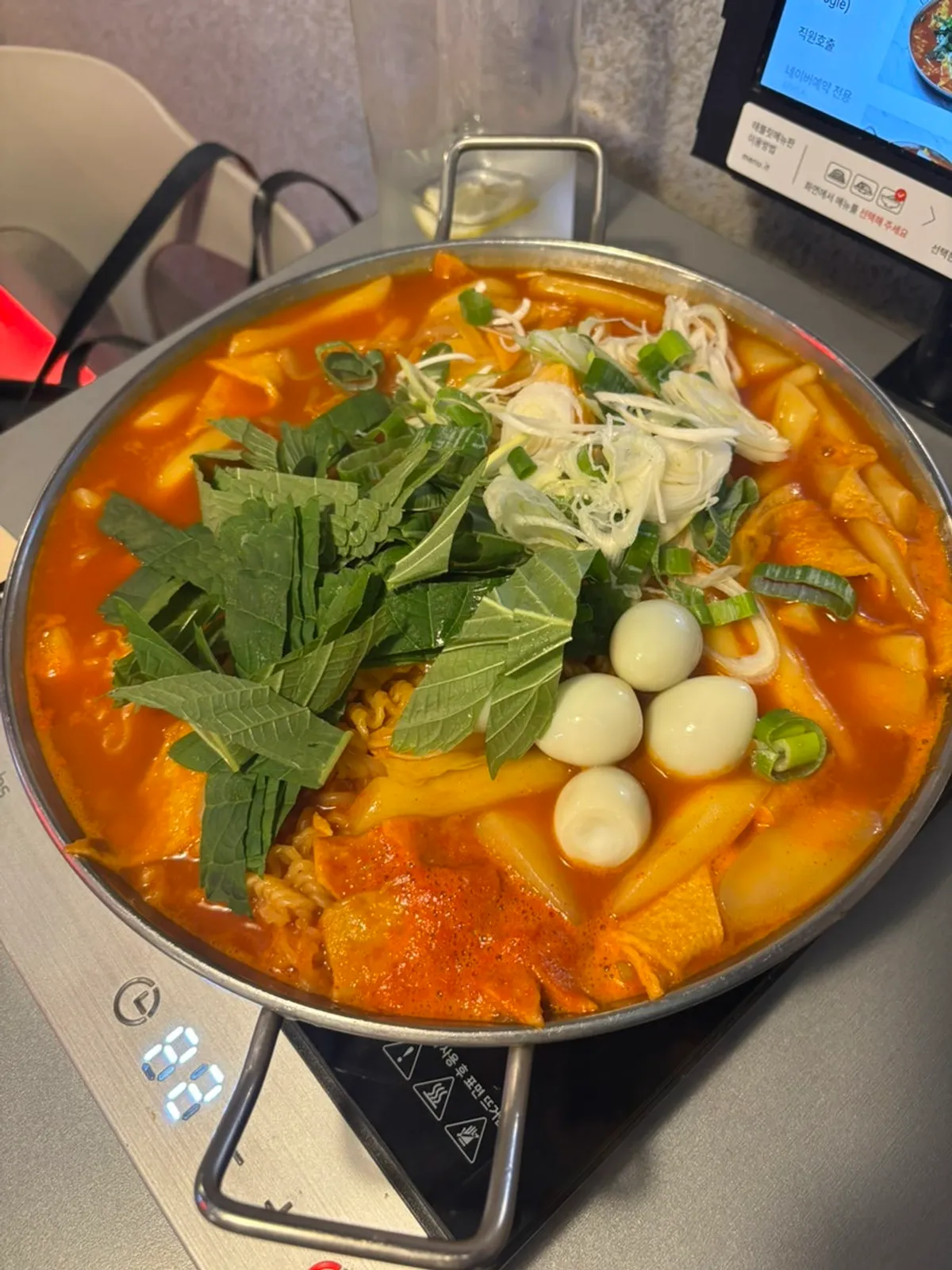 푸짐한 레드 매콤달콤 즉석 떡볶이