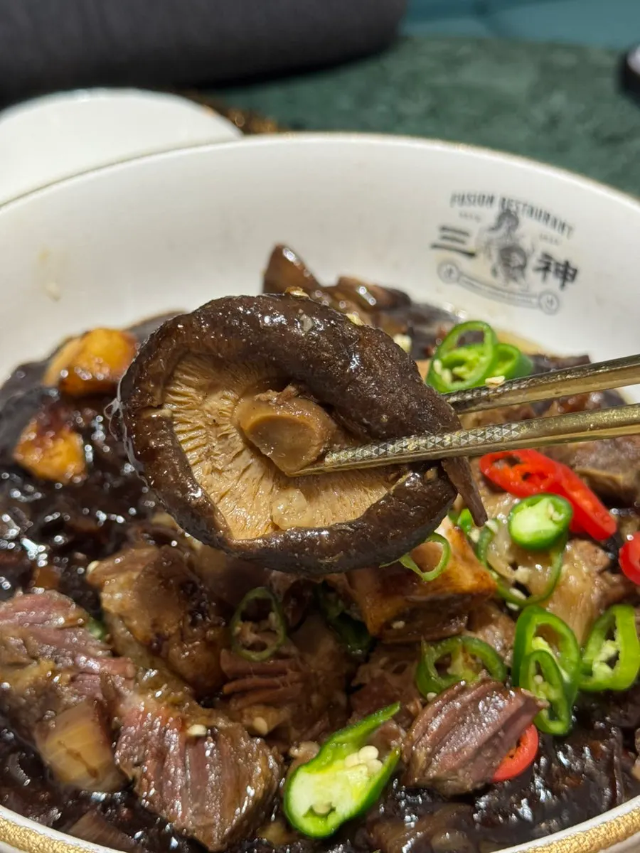 Jajangmyeon with galbi-jjim as the main topping