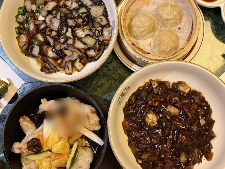 삼신 가로수길점 주문한 퓨전 중식 상차림