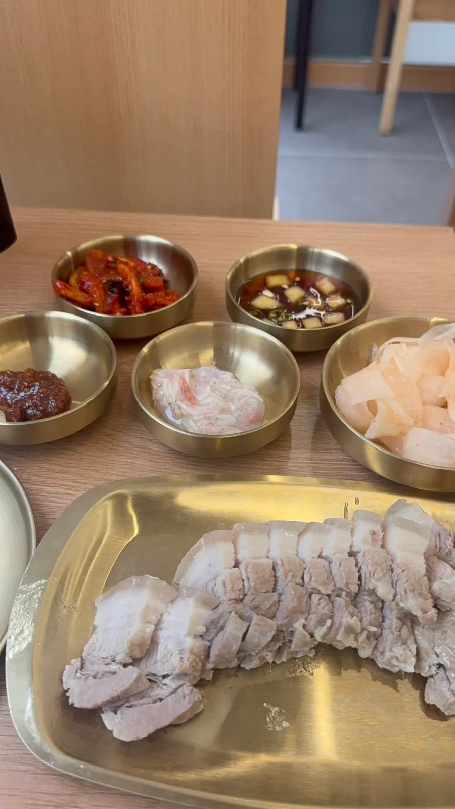 통삼겹 수육 주문 메뉴