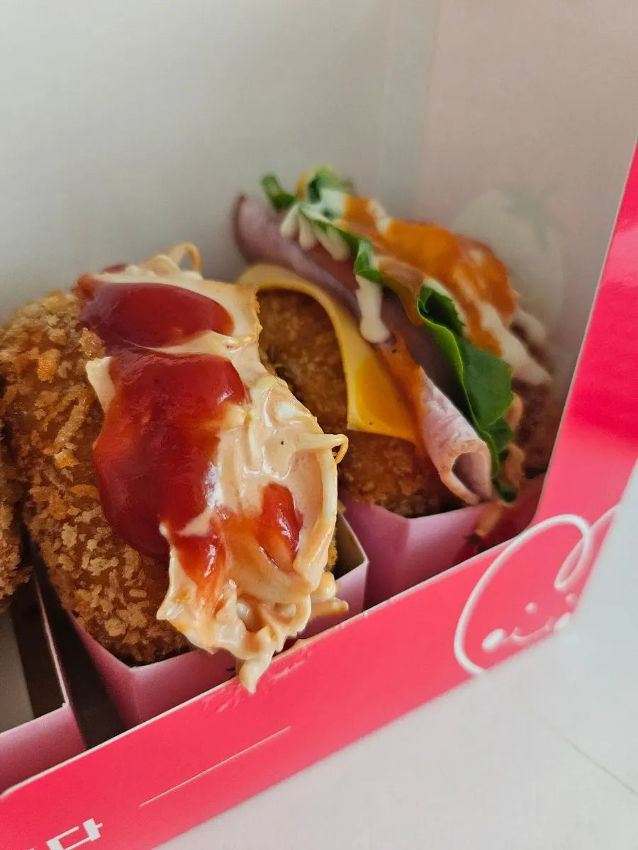 케이찹사라다 진열된 사라다빵 메뉴