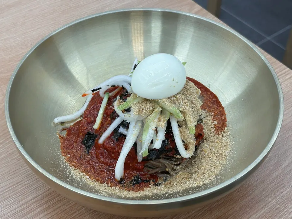 A bowl of sesame-oil bibim makguksu
