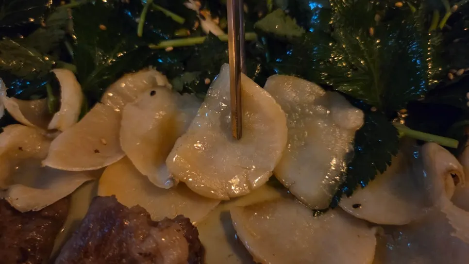 담백한 키조개 관자 한 점