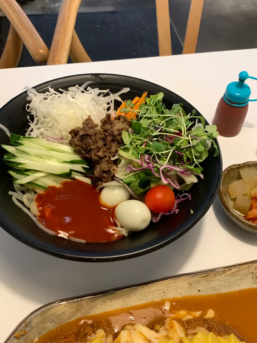 알록달록 토핑의 돈까스 접시