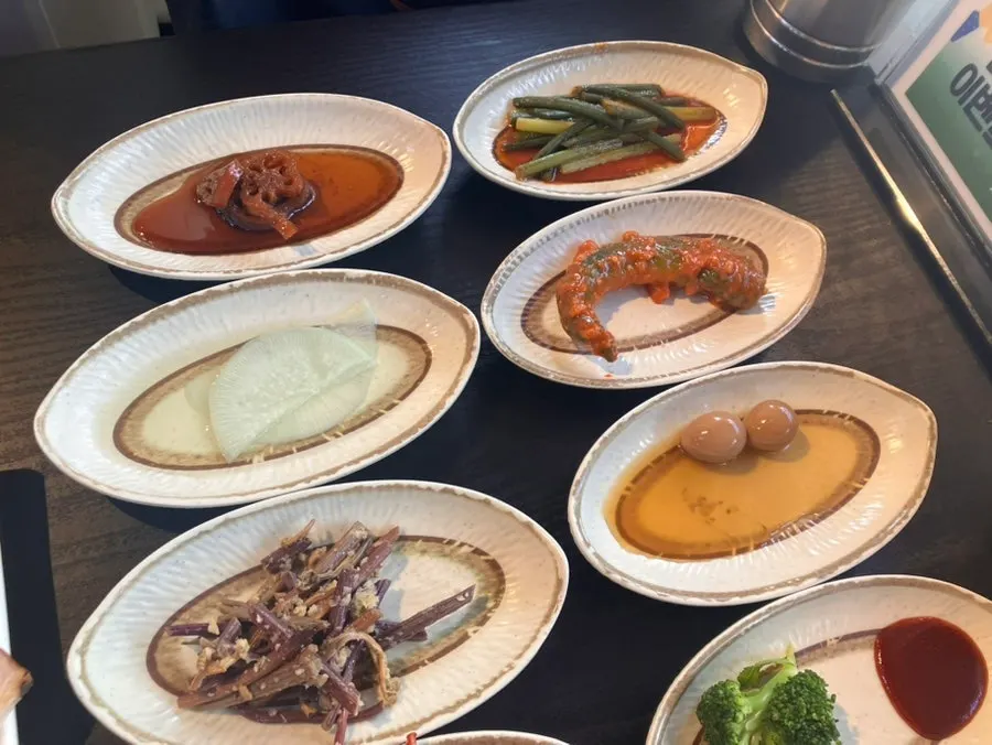 Mung bean sprouts and seasoned soybean sprout side dishes