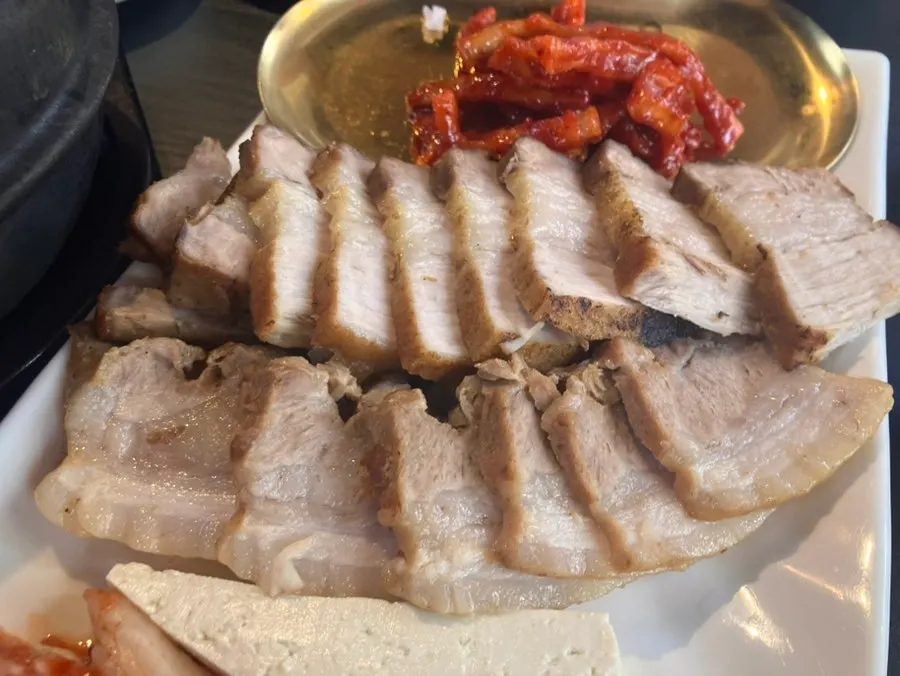 Hansang set meal full of side dishes