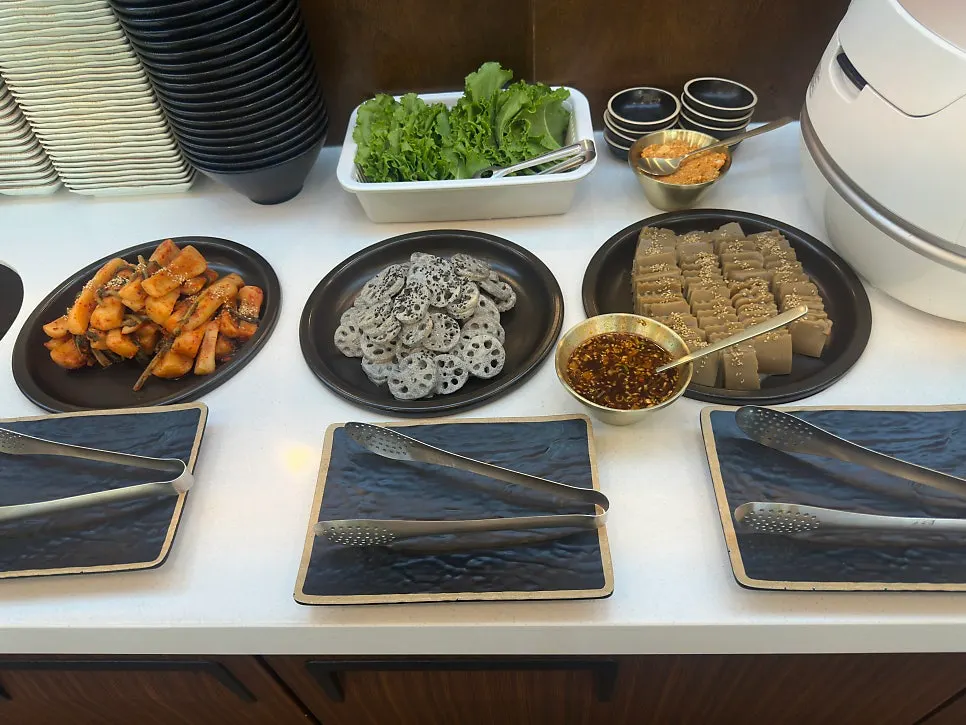 Side dishes and muk at the self-bar