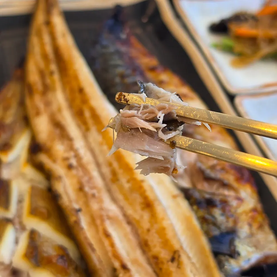 Grilled eel served with sauce