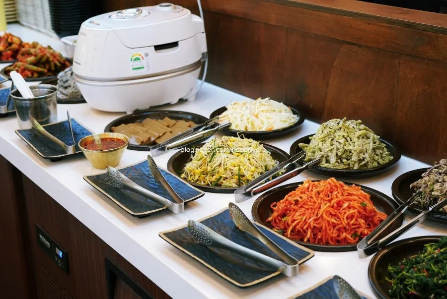 무제한 비빔밥 코너 안내