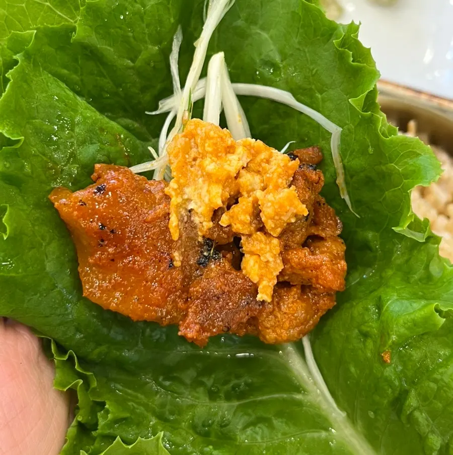 매콤달콤한 양념의 화덕 제육 정식
