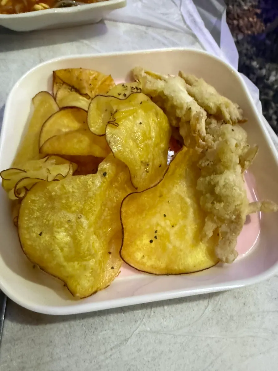 기본 안주로 나온 콘치즈