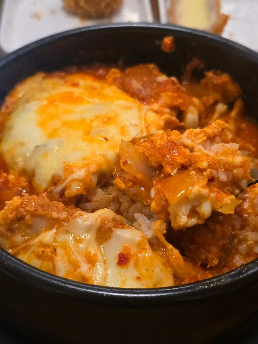 김치치즈나베 국물에 적신 밥