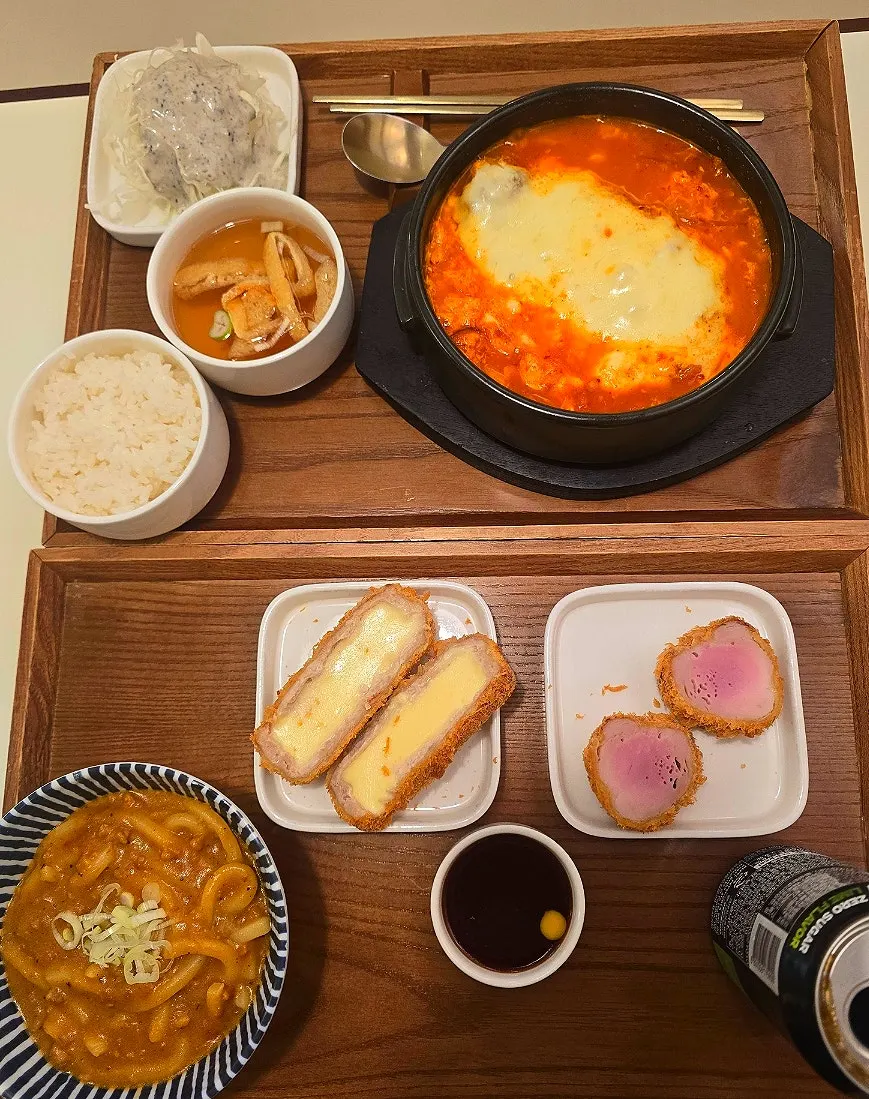 돈카츠와 나베를 함께 즐기는 상차림