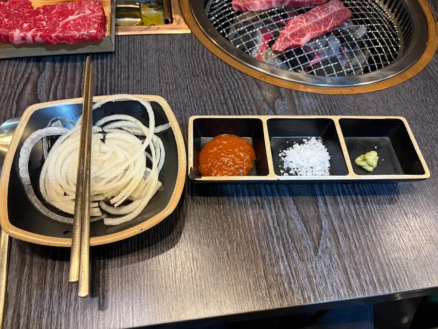 Side dishes including pa-kimchi