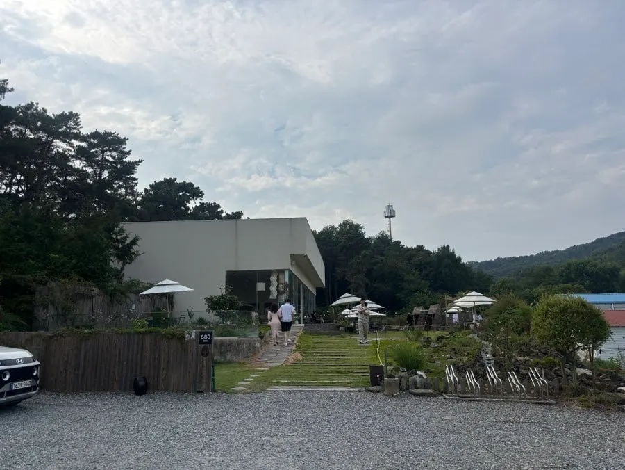 View of Sisup, a large café near Pyeongtaek Lake in Sinwang-ri