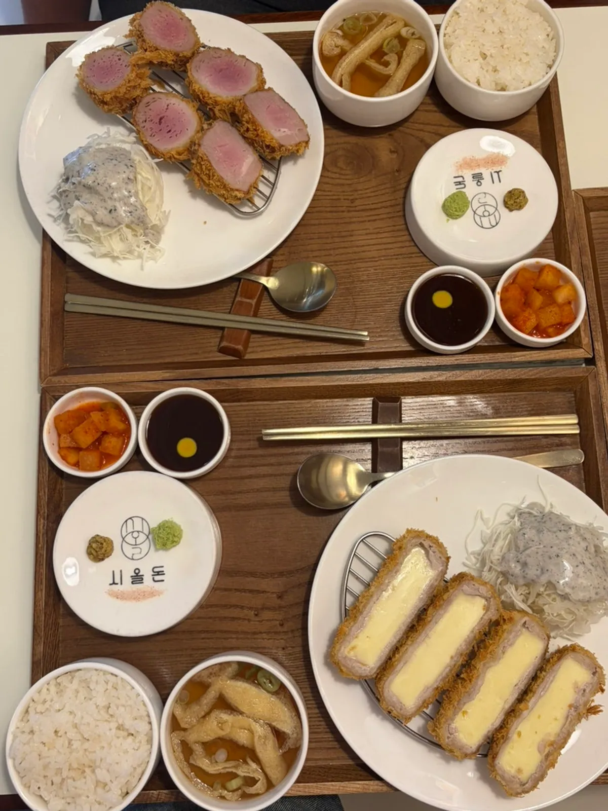 안심카츠 치즈카츠 토마토카레우동 세 메뉴 한상