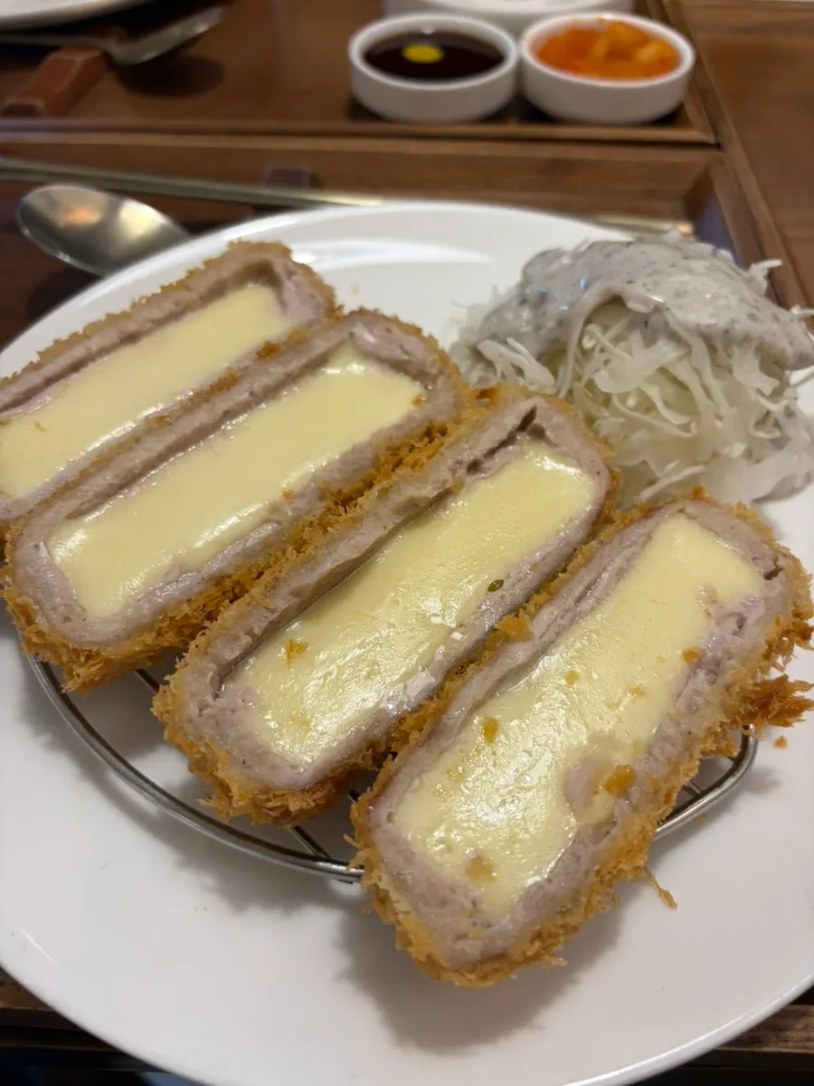 시올돈 치즈카츠 정식 상차림