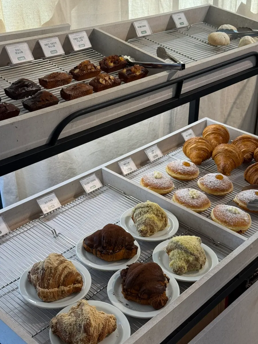 Salt bread, croissants and other bakery items at Siyudang