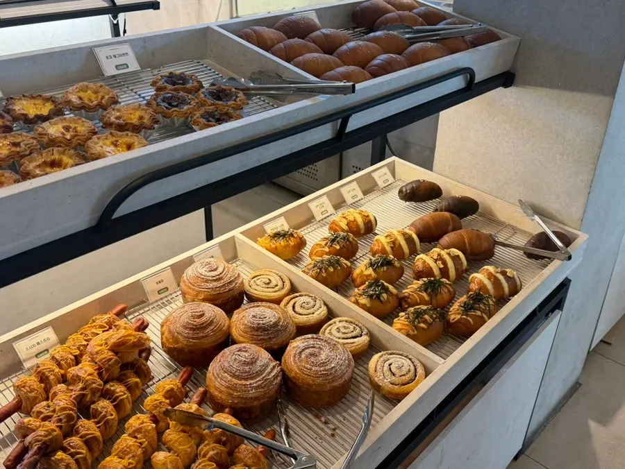 Desserts in Siyudang's bakery corner