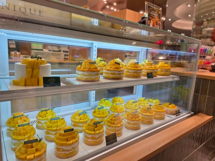 Sijeunikeu's mango cake lineup on display