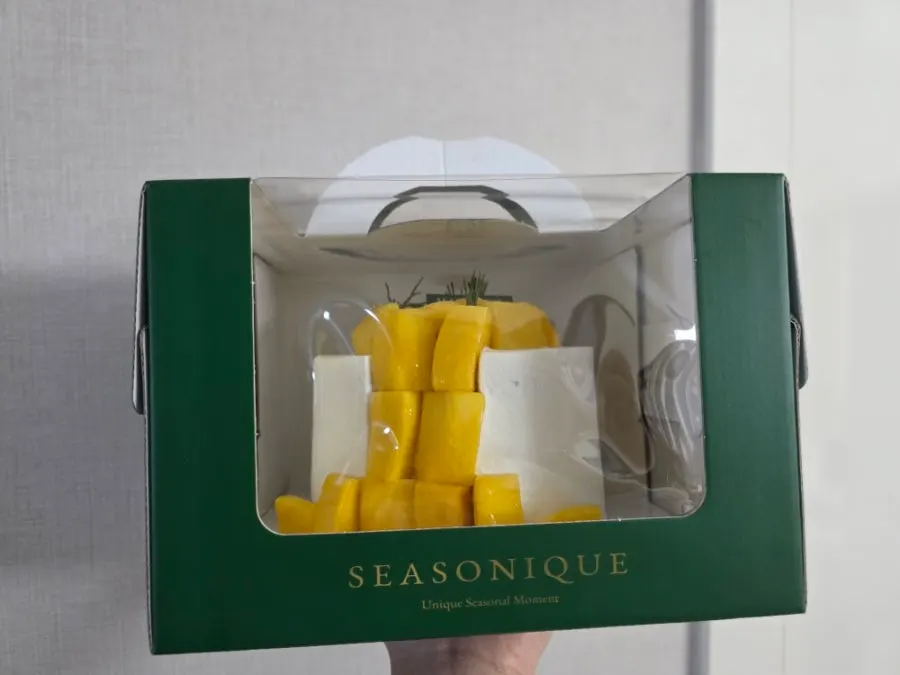 The Mango Farm Warreu cake pulled out at home