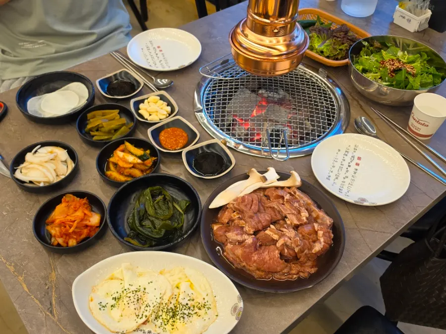 주문한 돼지갈비 4인분 차림