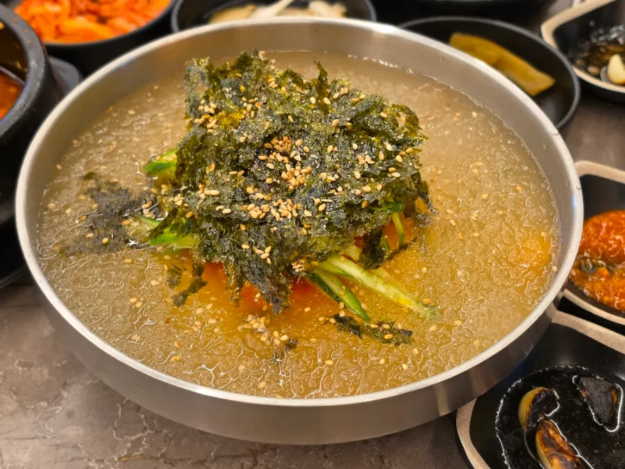 두근두근숯불갈비 김치말이국수