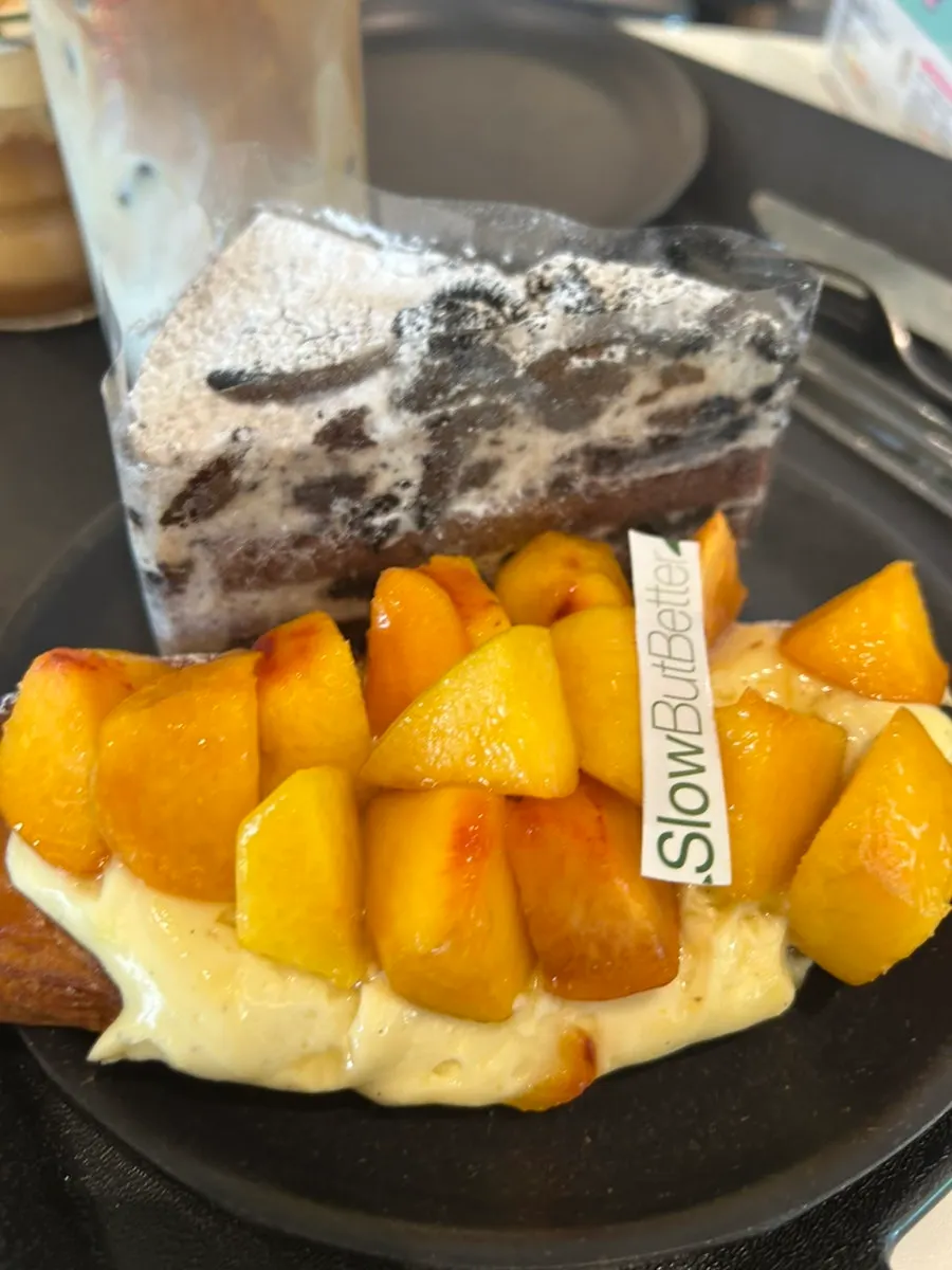 Pastry topped with fruit and cream