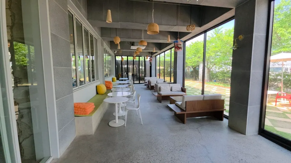 Spacious terrace good for getting fresh air with a child
