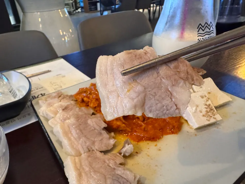 느린마을 양조장 구디점 막걸리와 안주 한 상