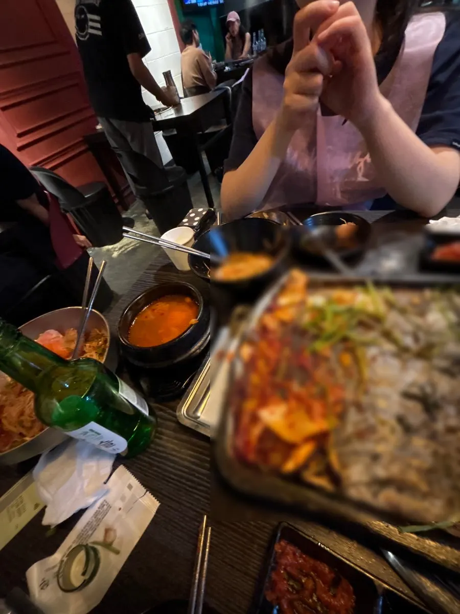 미나리를 올려 마무리한 스마일삼겹 본점 오겹살