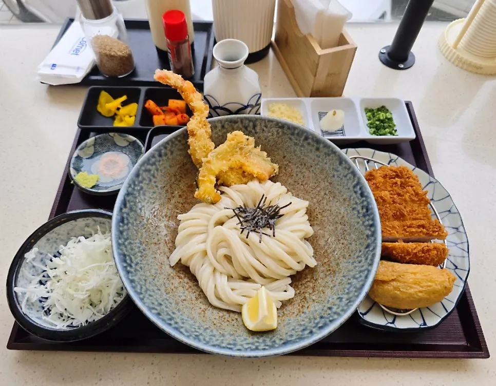 Shrimp tempura bukkake udon and pork cutlet set meal