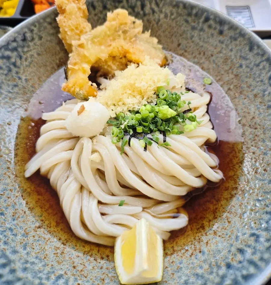 Shrimp tempura bukkake udon