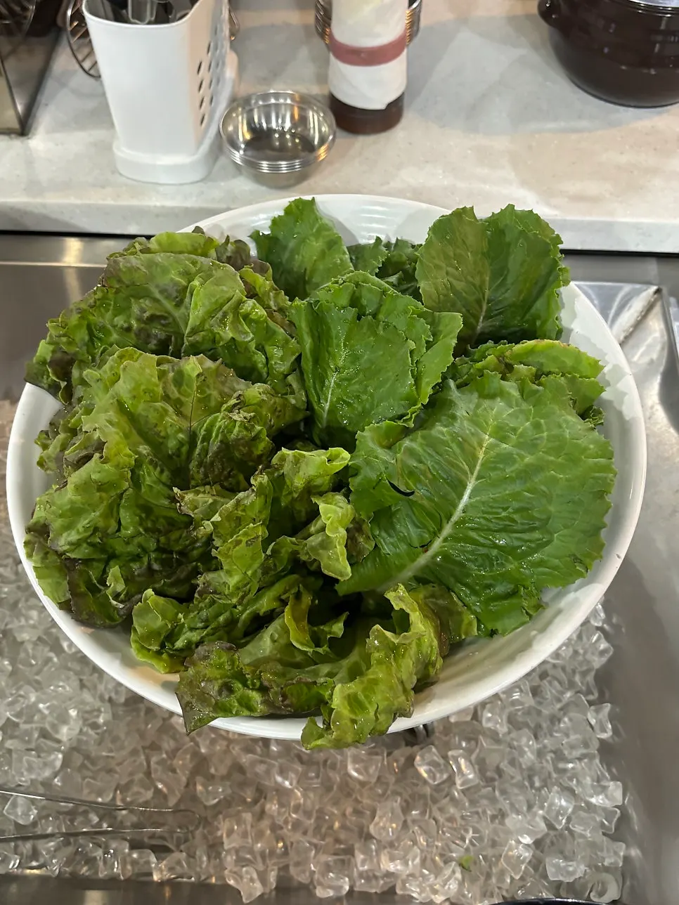 Sayur bungkus segar di self-bar