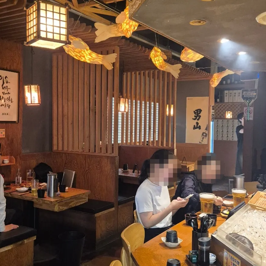 Counter and table seating at Sodam