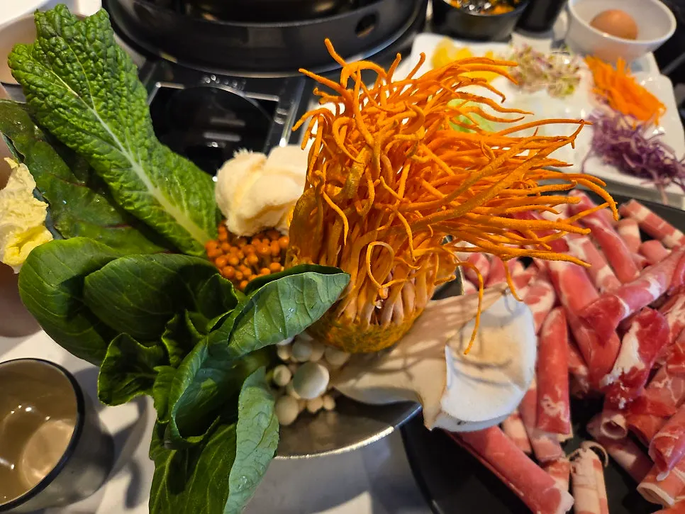 Pot of mild-flavor shabu shabu broth
