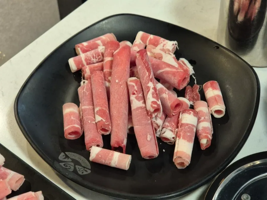 보글보글 끓기 시작한 버섯샤브