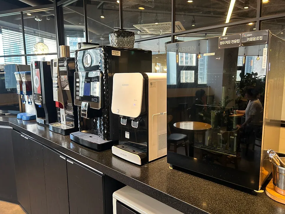 Café corner with a coffee machine