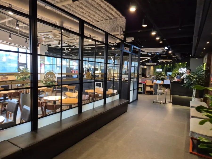 Spacious seating good for group gatherings