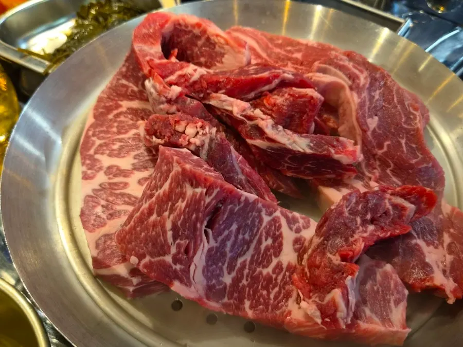 Beef paired with pa-jeori scallion salad