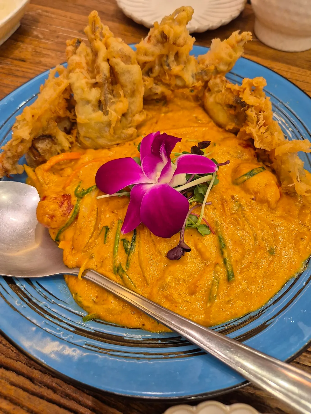 Pu pad pong curry with soft-shell crab, 1.5 servings