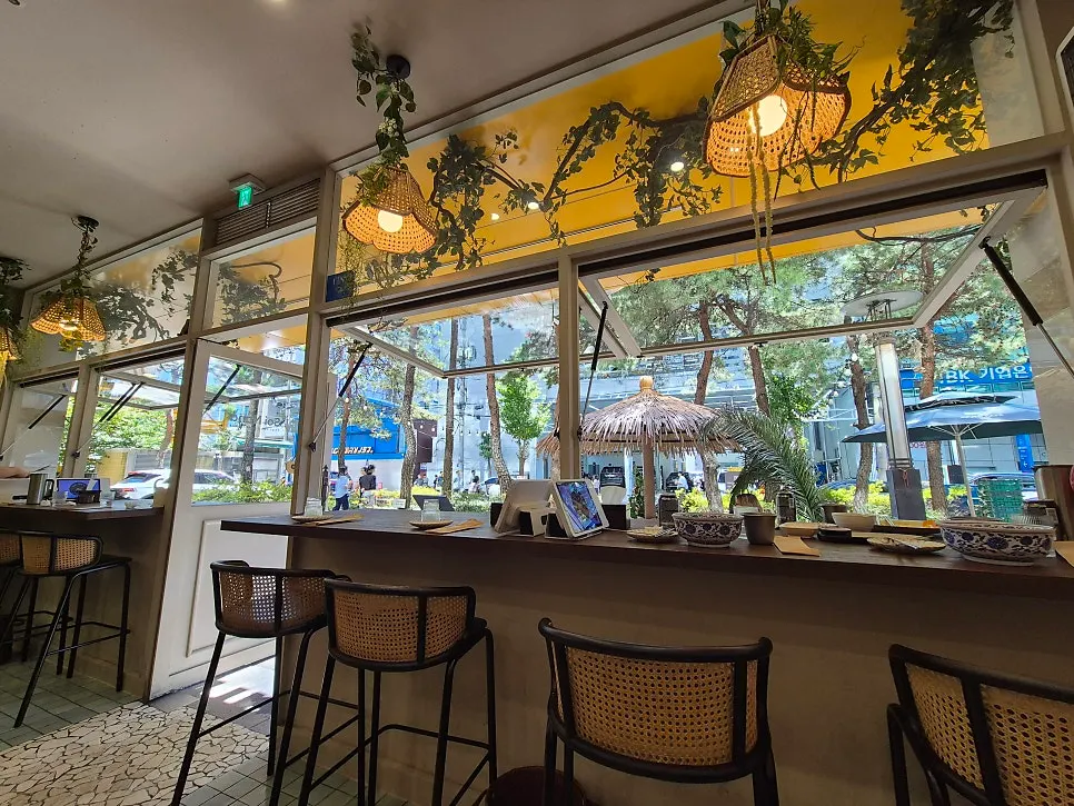 A wide shot of the Soi Nana interior
