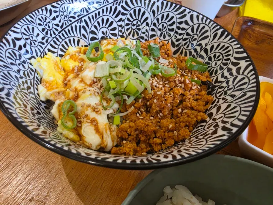 계란과 돼지고기볶음 미니 부타동