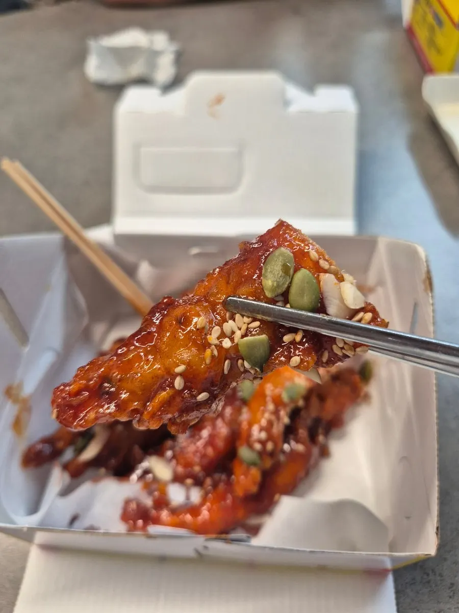 Fried crab that brings to mind a seaside snack