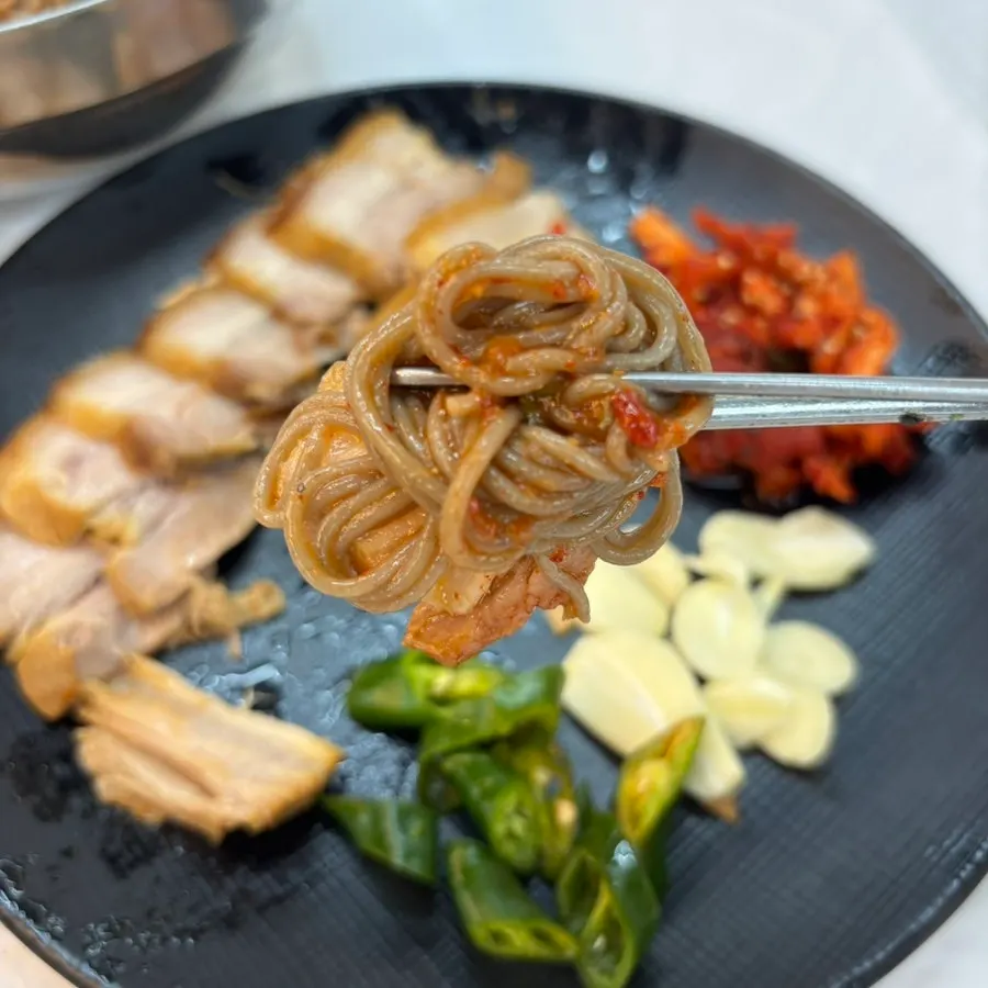 Solo suyuk set at Sokcho Topgol Makguksu