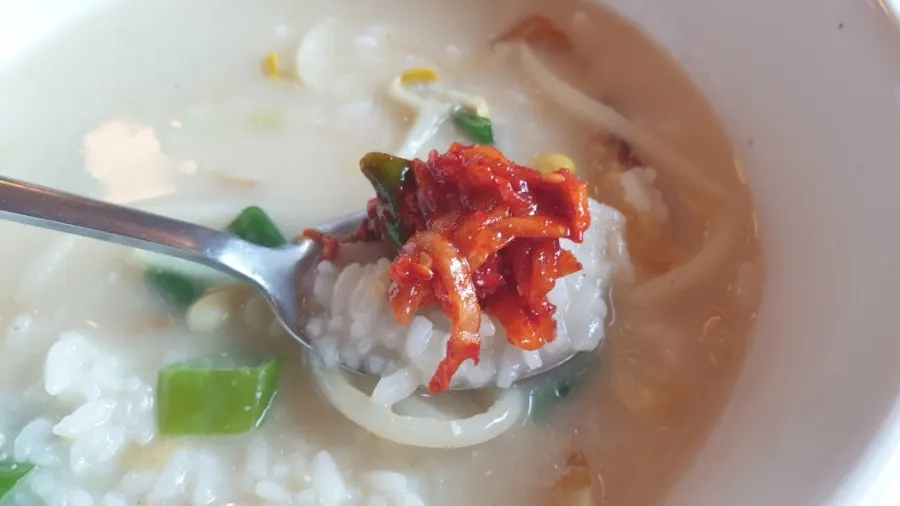 Pollack soup kept piping hot in the pressure cooker