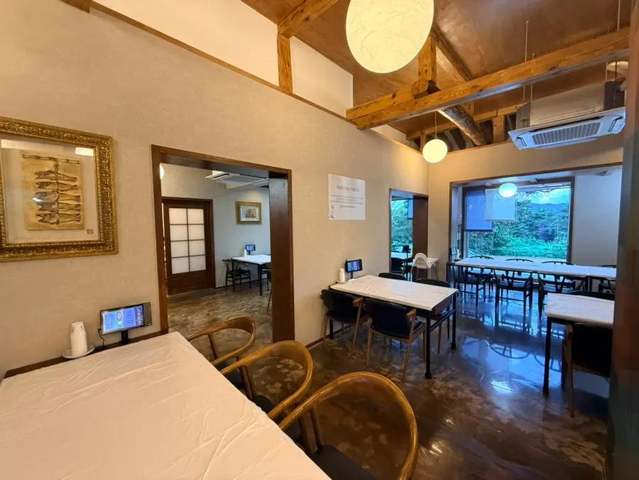 View of the interior seating area at Bigeumdo