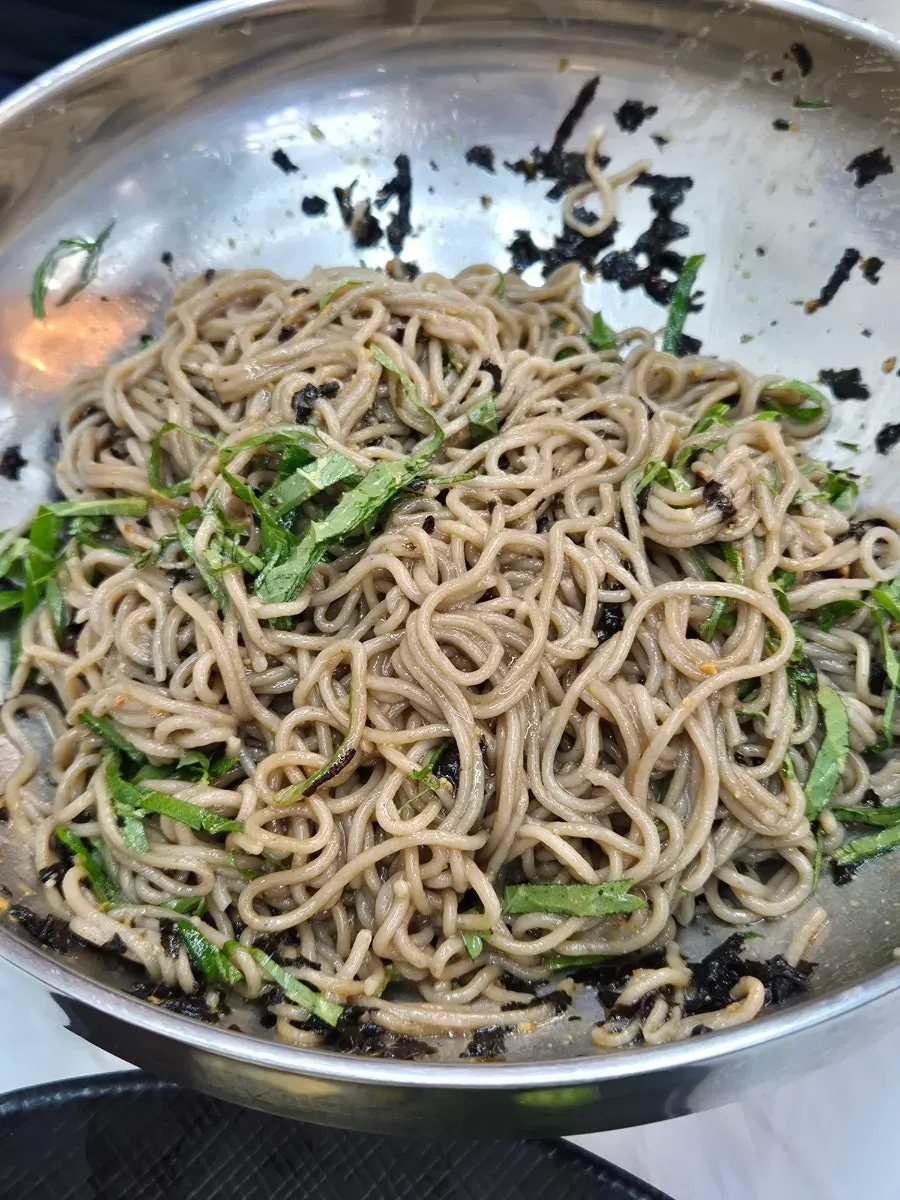Deulmemak, perilla oil buckwheat makguksu