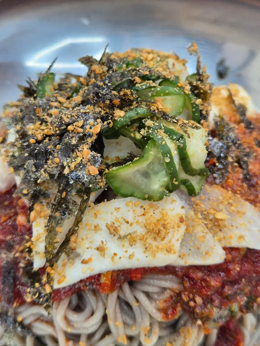 Nutty deulmemak noodles